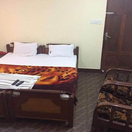 Hotel Green Land Bangalore Exteriör bild