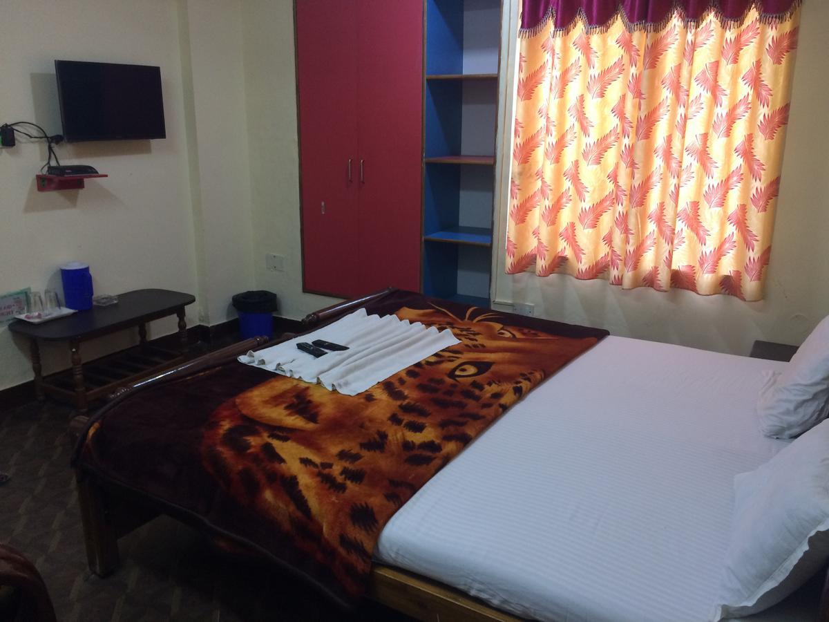 Hotel Green Land Bangalore Exteriör bild